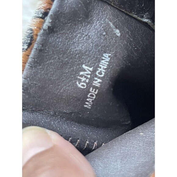 Linea Paolo  Size 6.5 Bootie Stiletto Heel Leopard Print Calf Hair FLAWS - Picture 4 of 14